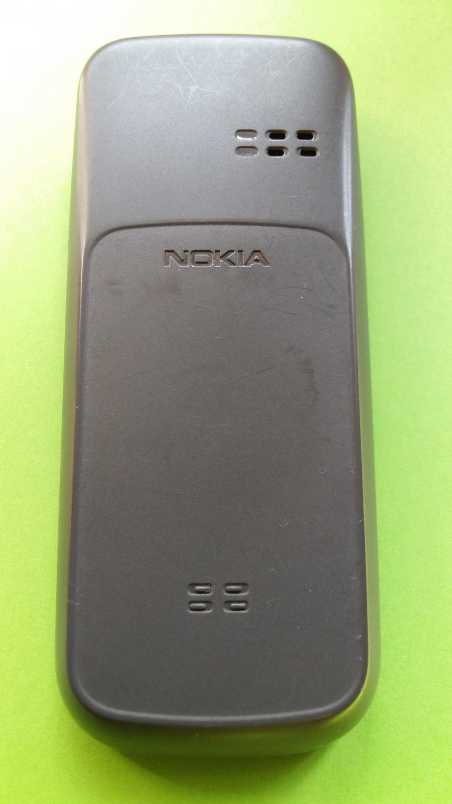 image-7298580-Nokia 100 (2)2.jpg